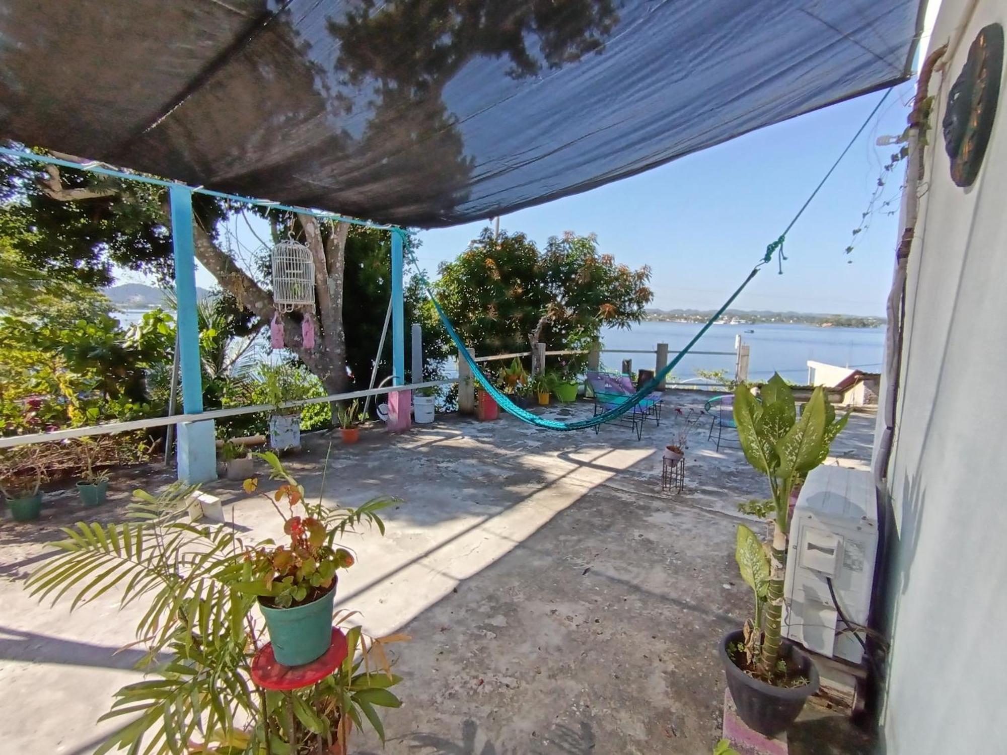 Апартаменти Casa Zoila Hospedaje Frente Al Lago Lakefront Lodging Флорес Екстер'єр фото